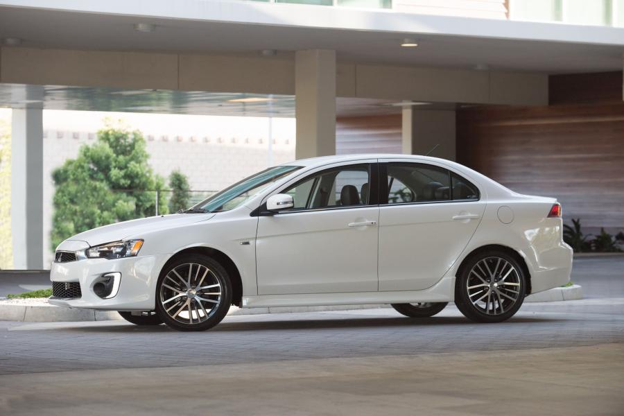  Mitsubishi Lancer SEL 2016 года  (NA) (фото 21 из 21)